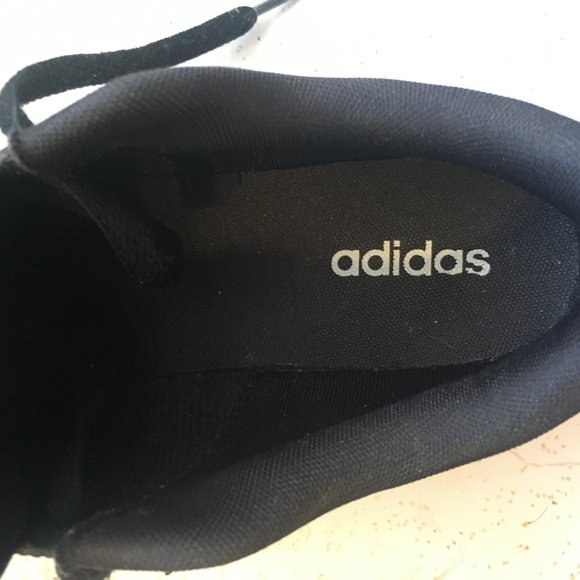 (COMBO) Mens Adidas Shoes, and matching crewneck - 8.5 - Picture 4 of 9